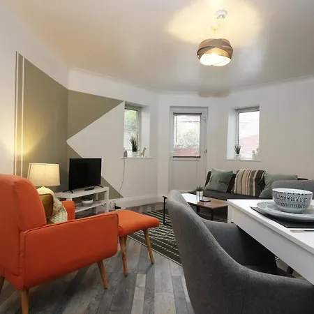Aberdeen Apartments, Redland, Great Location Appartement