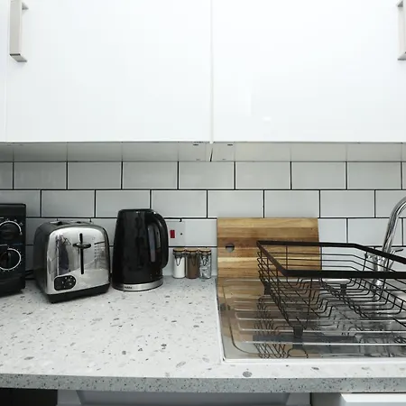 Aberdeen Apartments, Redland, Great Location *