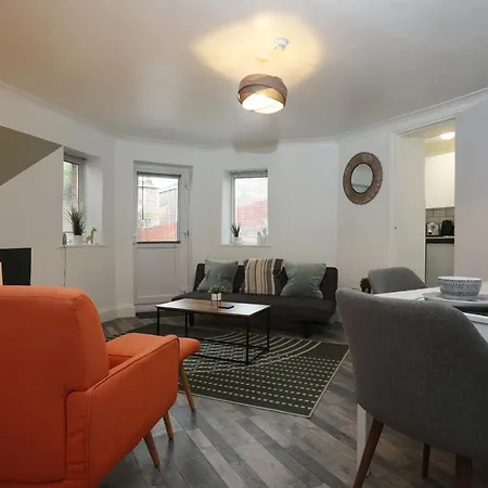 Aberdeen Apartments, Redland, Great Location