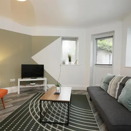 Aberdeen Apartments, Redland, Great Location Appartement